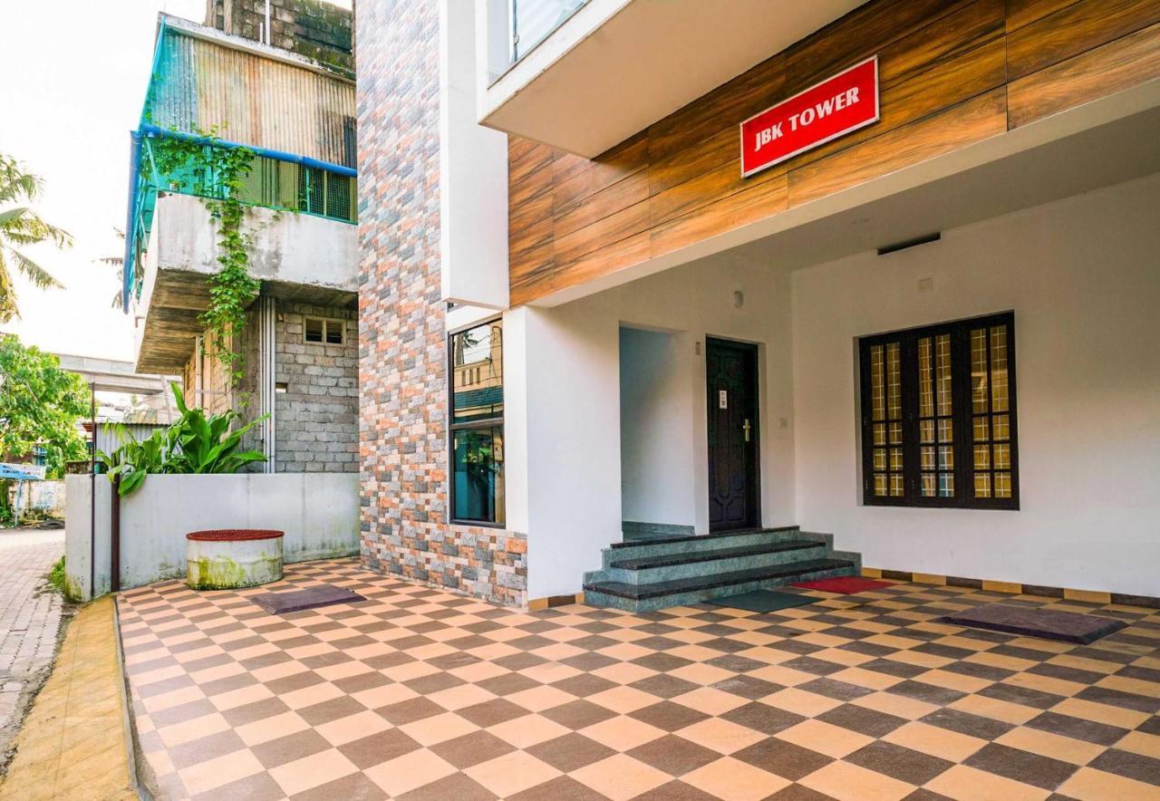 Hotel O Thykoodam Apartments Kochi Exterior foto