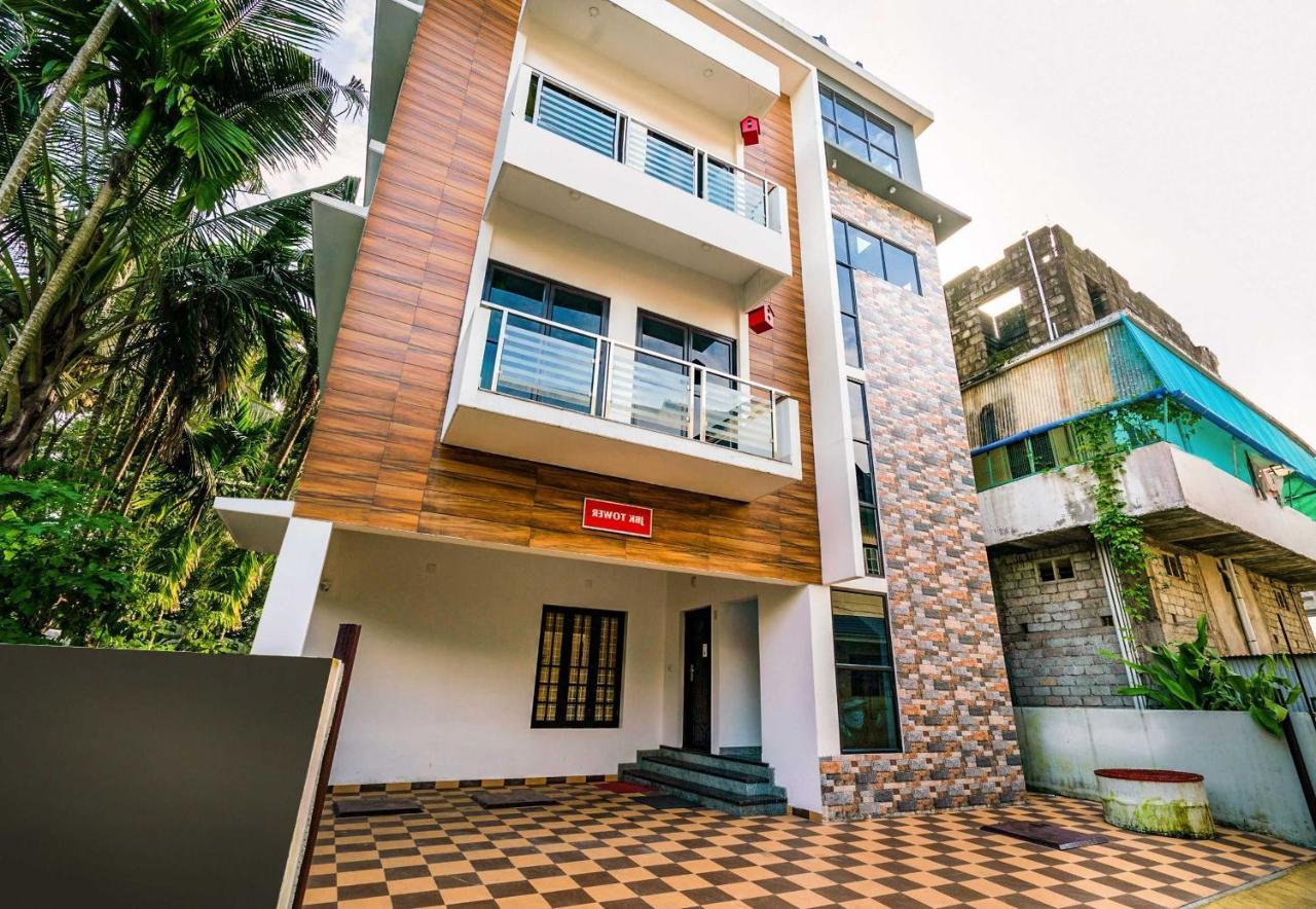 Hotel O Thykoodam Apartments Kochi Exterior foto