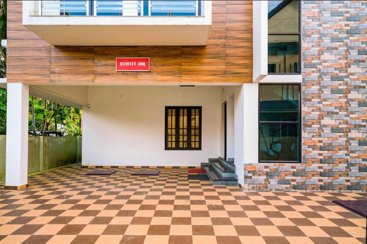 Hotel O Thykoodam Apartments Kochi Exterior foto
